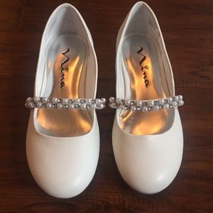 Girls Nina white dress shoes size 2